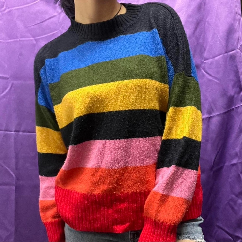 Warm multi-colored striped sweater ❤️🧡💙